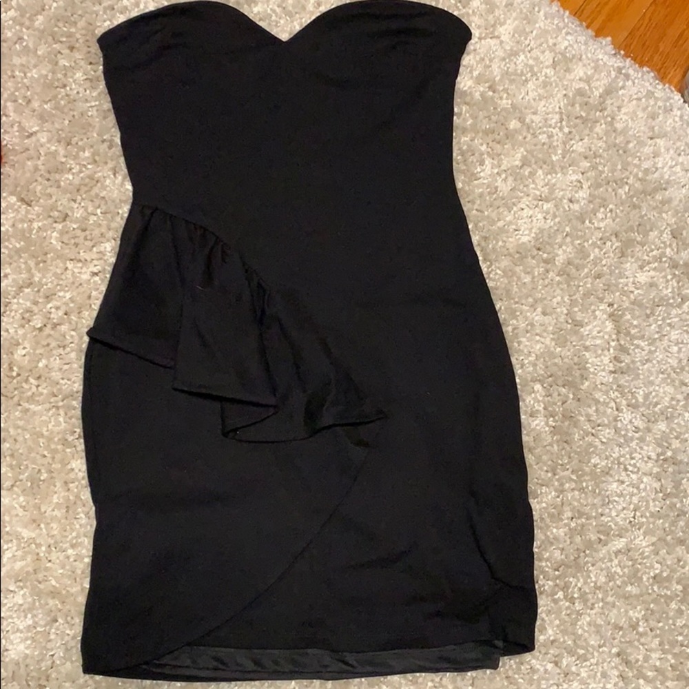 Arden B. Strapless dress